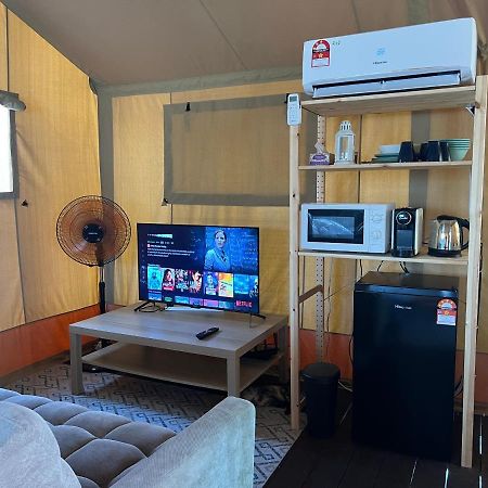 Rembulan Escape - Beachfront Safari Tent Kampung Penarik Екстериор снимка