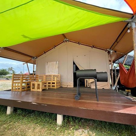 Rembulan Escape - Beachfront Safari Tent Kampung Penarik Екстериор снимка