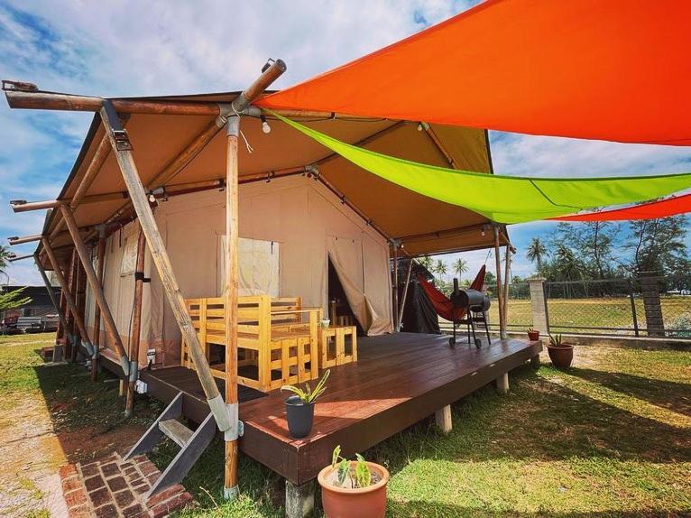 Rembulan Escape - Beachfront Safari Tent Kampung Penarik Екстериор снимка