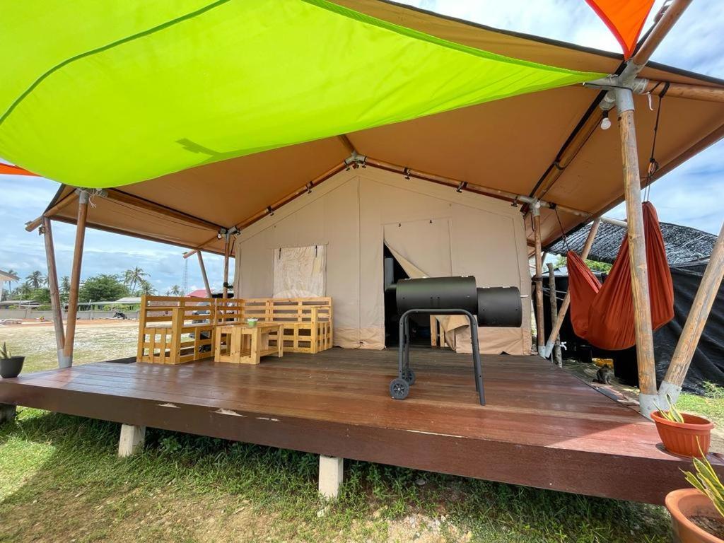 Rembulan Escape - Beachfront Safari Tent Kampung Penarik Екстериор снимка