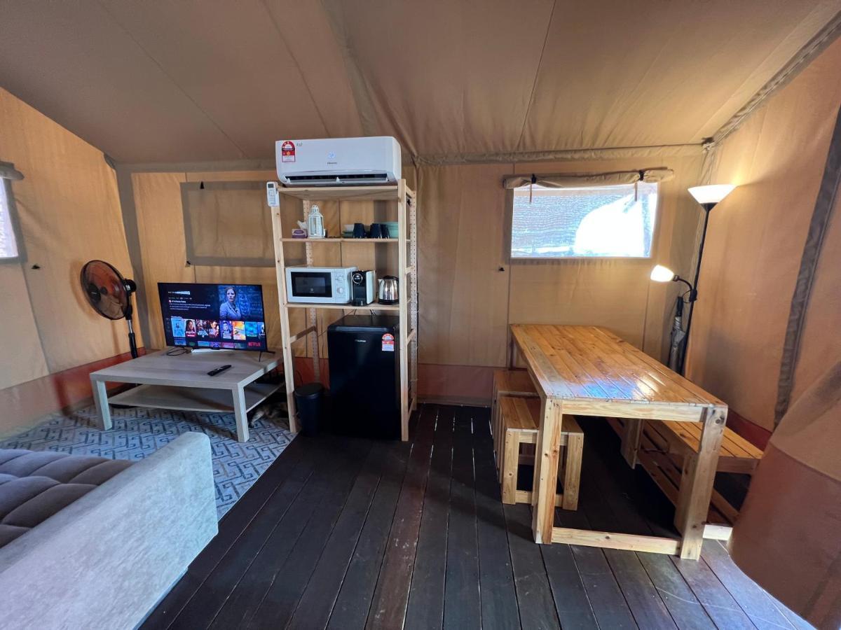 Rembulan Escape - Beachfront Safari Tent Kampung Penarik Екстериор снимка